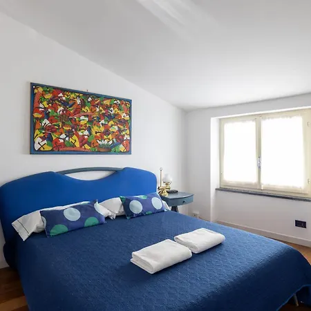Апартаменты Fivestay Terrazza Sulla Piazzetta Вернацца