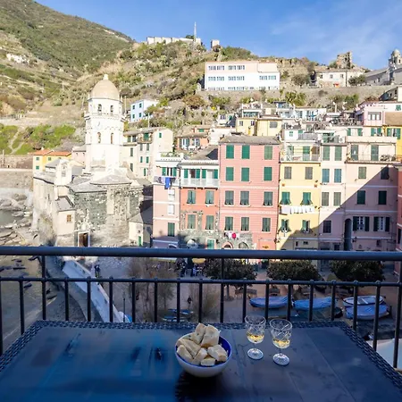 Fivestay Terrazza Sulla Piazzetta شقة فيرناتْسا
